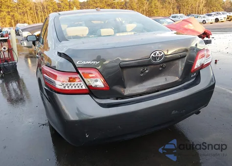 2010 Toyota Camry Le z USA, uszkodzony, nr VIN 4T4BF3EK4AR065853